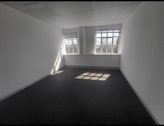 283M² OFFICE TO LET IN BRYANSTON